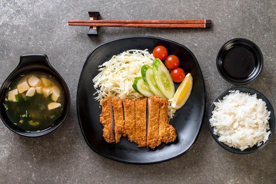 miso-soup-japanese-recipe-prepare